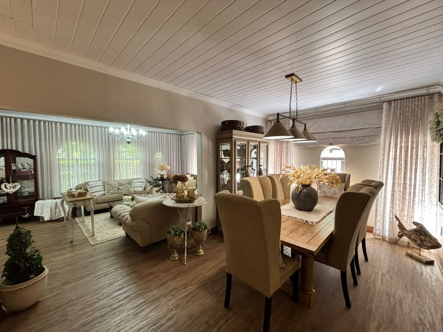 4 Bedroom Property for Sale in Grimbeeck Park North West